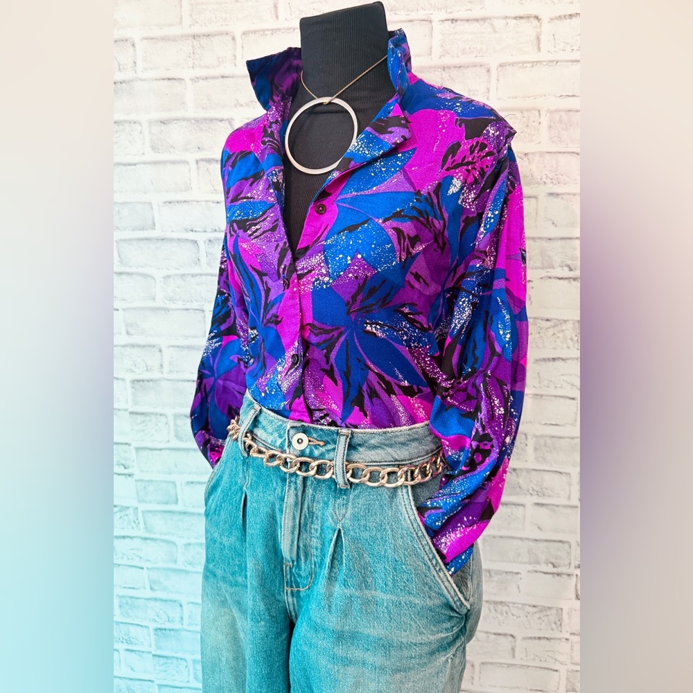 Promptu Vintage 80s Vibrant Fushcia Jungle Print Long Sleeve Collared Blouse